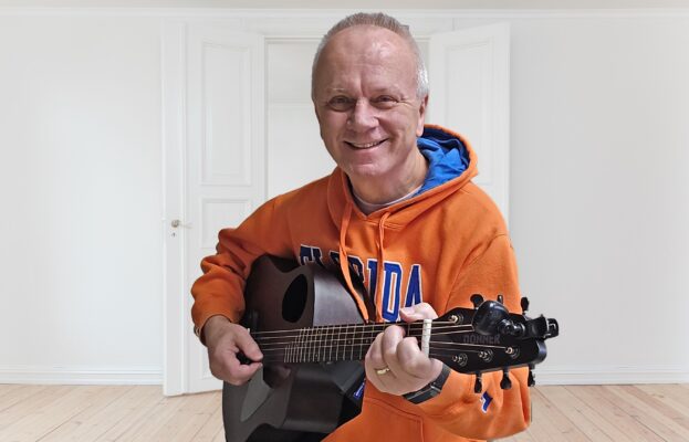 Peter-AcousticDonner2